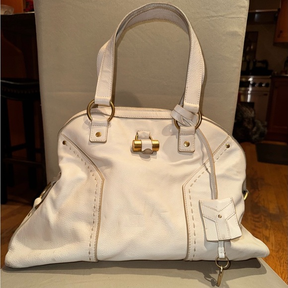 Yves Saint Laurent Cream Shoulder Bag with Gold Details - Picture 9 of 9